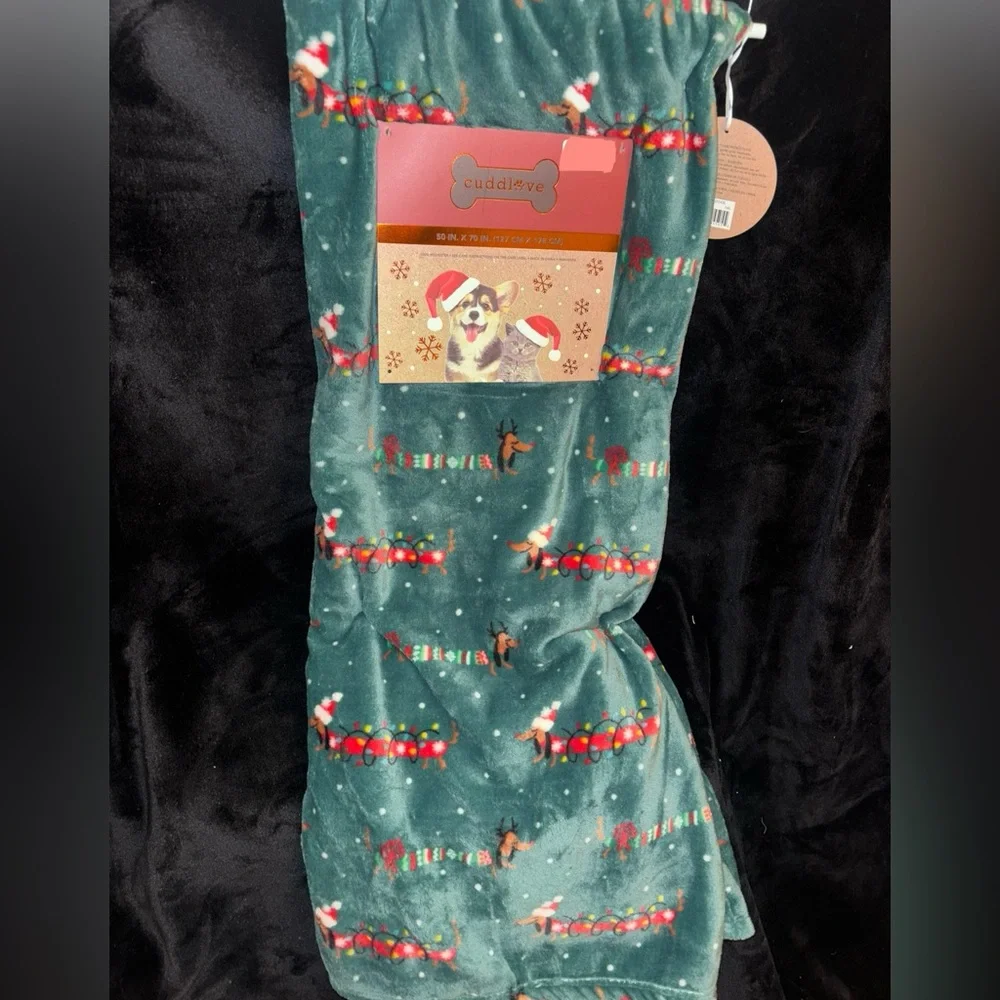 Dachshund Dog Holiday Print Throw Blanket in Green